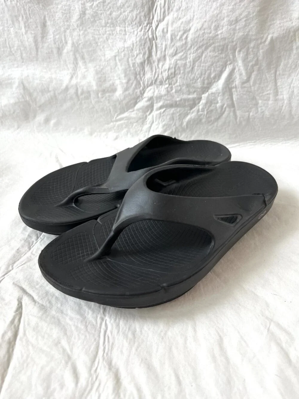 Oofos sandals black thong flip flop US mens 12 comfortable shoes EVA foam